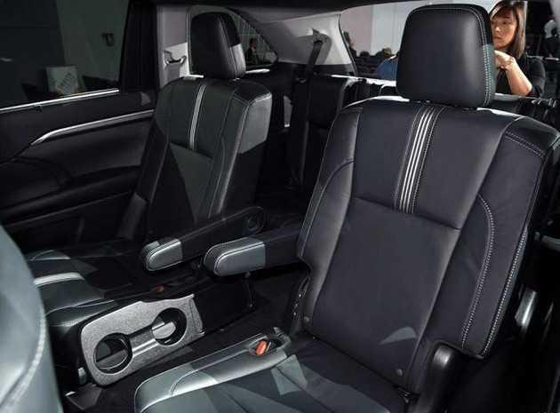 全新汉兰达3.5L车型 搭8AT变速箱 采用“2+2+3”的座椅布局