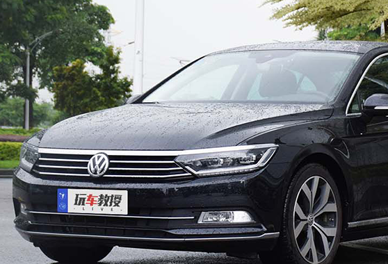 最多人买的德美系两款中型车，谁更强一点？