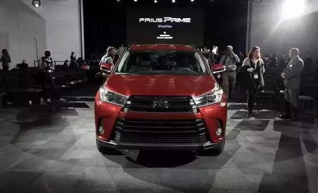 全新汉兰达3.5L车型 搭8AT变速箱 采用“2+2+3”的座椅布局