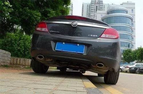 车要是这么开,那就离坏不远了