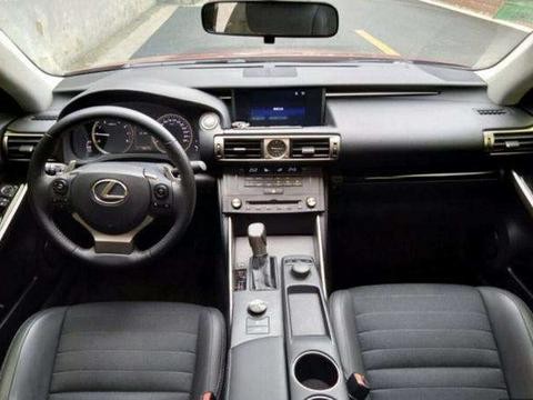 落地价40万，现在只需23万，V6强劲引擎，开去相亲能提高成功率