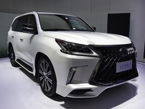 雷克萨斯家族的旗舰型SUV，公路上的巨无霸