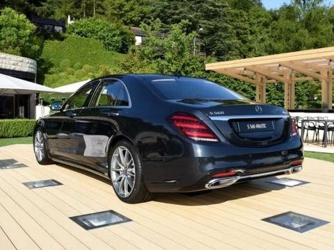 最能代表奔驰的豪车，气场吊打宝马奥迪，车门一开，瞬间秒杀全场