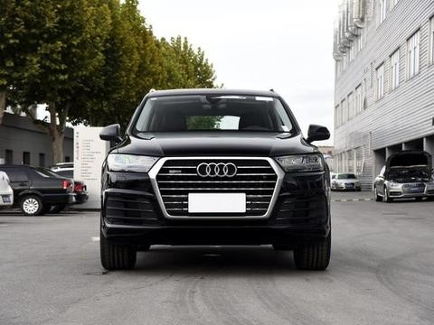 外观年轻显丑态，内心却依旧是IT男，Q7换新不受待见