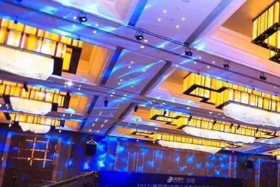 向有情怀的二手车人致敬：大会已落幕，昆明不夜城