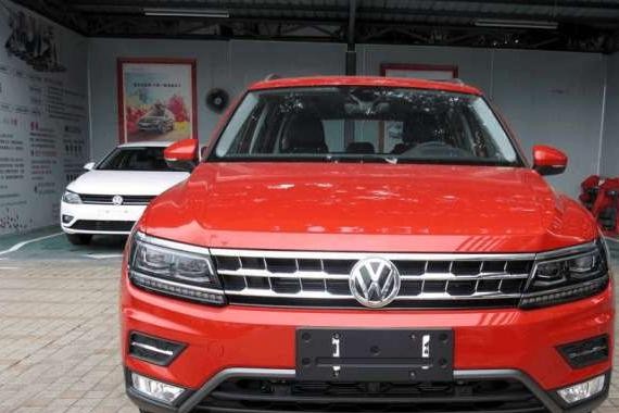 很多人眼中的神车, 加价也要拥有, 只有这款车有这样的能力