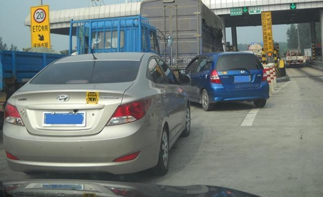 高速上没超速也扣分?原来是在过收费站时做了