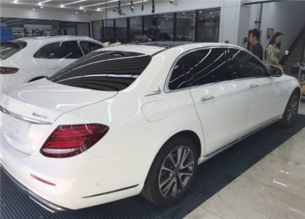 男子进店花60万买豪车，只因手上一块表，销售才迎面而来！