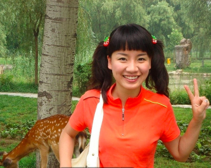 伴随着我们童年的情侣主持人红果果与绿泡泡结婚了!