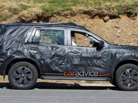 全新日产帕拉丁无伪装照片曝光