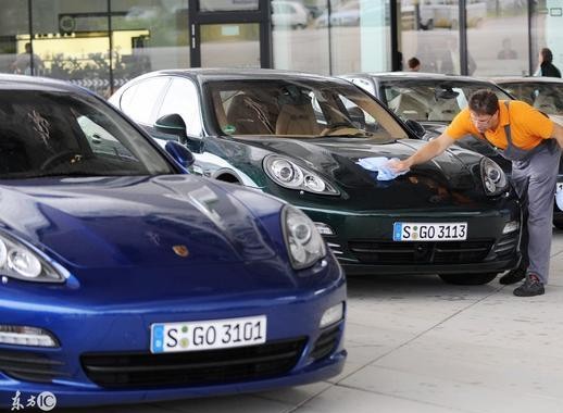 保时捷Panamera共有13款10月最新报价已出，记得收藏哦