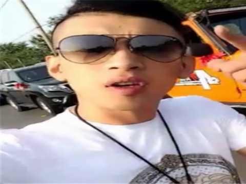 他曾是网吧收营员，豪车数不完，成人生赢家