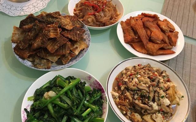 去闺蜜家里吃饭,没想到她厨艺这么好了,原来是男朋友会做饭