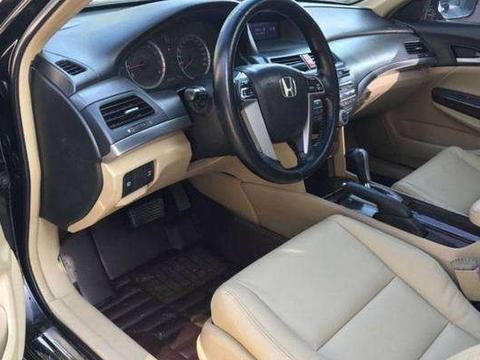 落地价25万，现在只需9万，车内听不见发动机声音，后排能泡茶喝