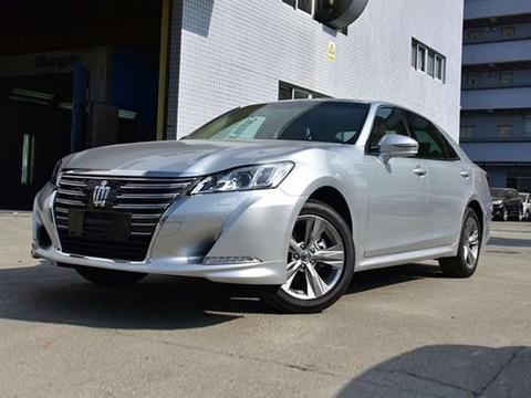 全新丰田皇冠，可惜是日本本土版，BBA说怎么改都无济于事