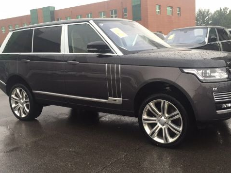 17款路虎揽胜5.0T巅峰创世限量版 大G的越野性能 埃尔法的舒适性