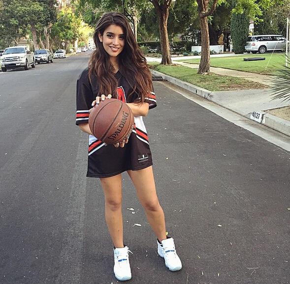 NBA最美的女神安佳丽，天使面容魔鬼身材，最后一张让人羡慕