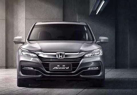 濒临换代的雅阁和凯美瑞 哪个更值得现在买？