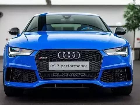 晚上街道的飙车王 声浪像放鞭炮声 开车买菜被误以为是20万车