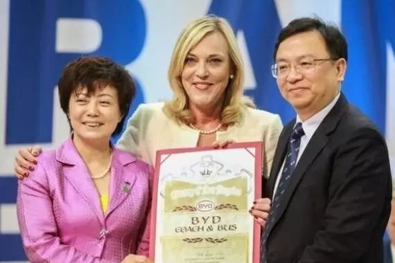 北美最大纯电动大巴工厂竣工比亚迪获美国两党政要同台盛赞