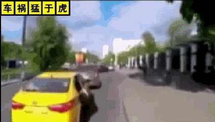 车祸猛于虎!开车门不注意观察导致的事故触目惊心!