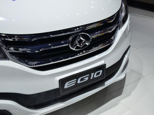 这台豪华车200km续航干嘛用?自主敢卖40万,轴距有3米2