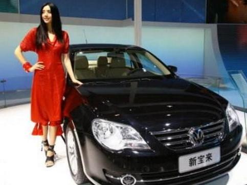 大众宝来一再减配，但销量却名列前茅，国人的信仰你不懂！