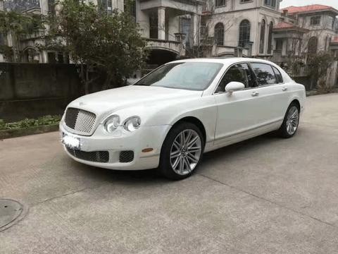 五十几万买下宾利飞驰，回村时村长都出来观摩！