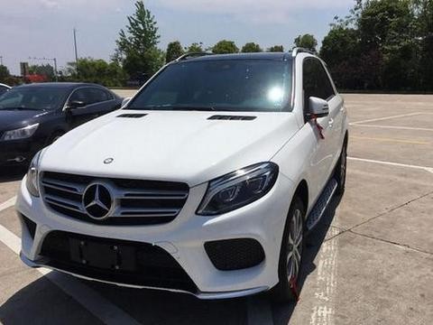 老婆死活要买保时捷，我提了这台奔驰，居然说我眼瞎了！