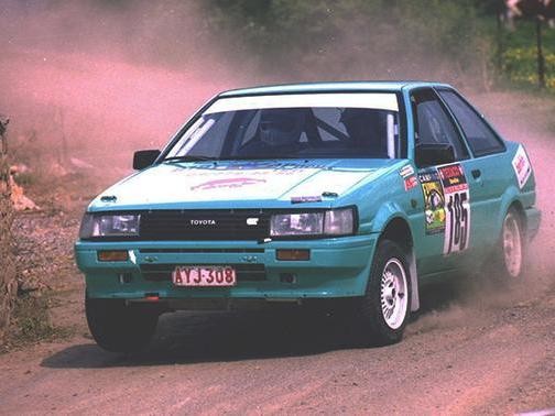 来看看这辆34年前的丰田花冠