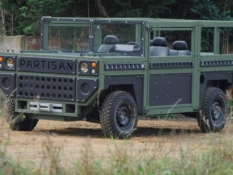 奔驰G级都弱爆了！这车才是越野之王，质保100年，50年都开不坏