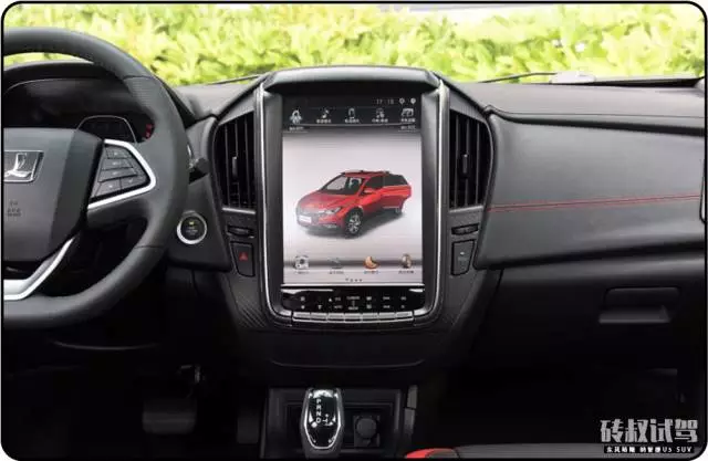 12寸超大中控屏!这台10万不到的新款SUV,回头率超高!