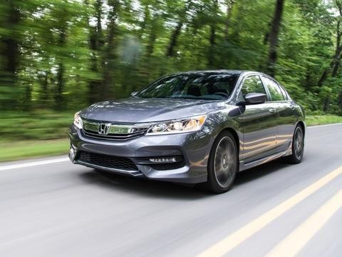 2018款雅阁谍照曝光：你竟然也溜背了