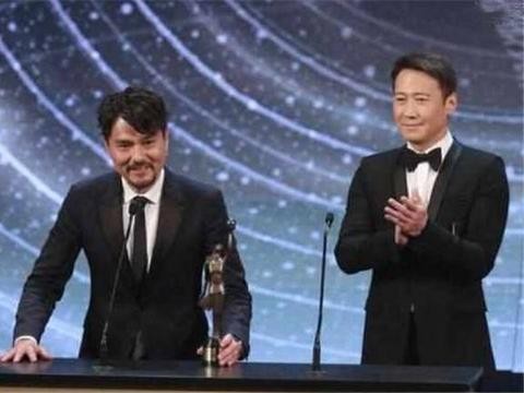 国内最穷的2位影帝，一个旧车开10年，另一个豪车仅30万！