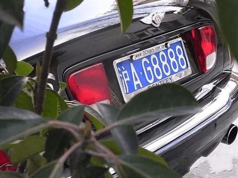 五菱车主在车管所抽到靓牌，土豪欲重金收购，结果却被拒绝！