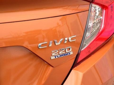 鸡头or凤尾，让年轻人陷入选择困难症？思域擂台单挑迈锐宝！