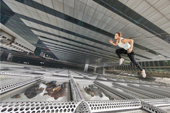 麦当劳请了群“酷奶奶”拍广告，Nike 的高空摄影挺刺激 | 乙方日报