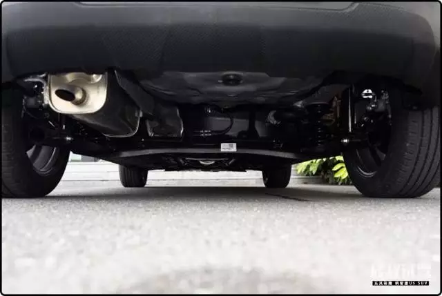 12寸超大中控屏!这台10万不到的新款SUV,回头率超高!