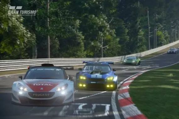 方向盘开车就是最好？老司机教你正确的飙车姿势