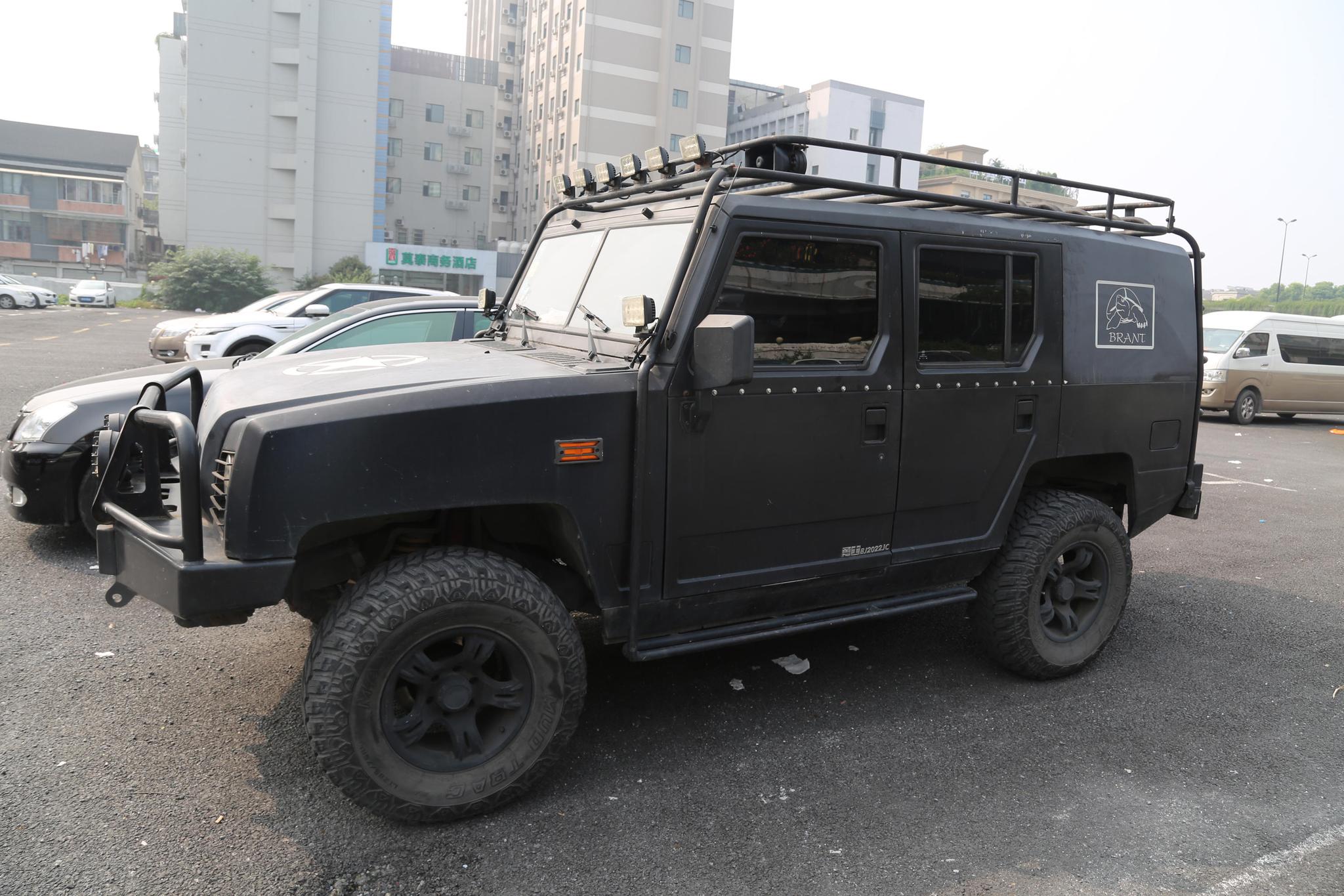 北汽勇士民用车,20万级别军工制造,2017杭州街