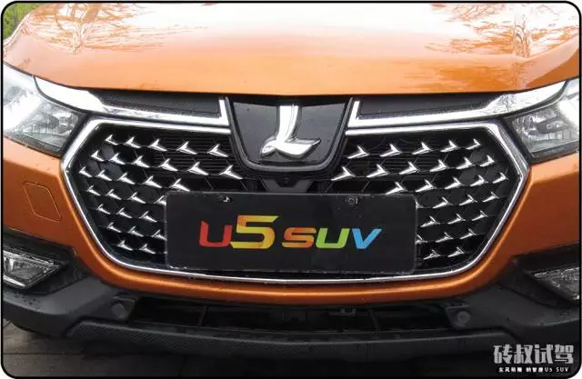 12寸超大中控屏!这台10万不到的新款SUV,回头率超高!