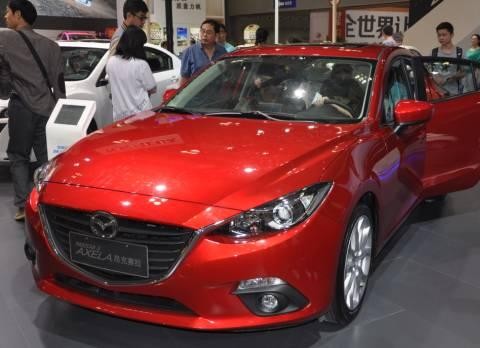 大家好，给大家介绍一下，这是重庆车博会的特价车！