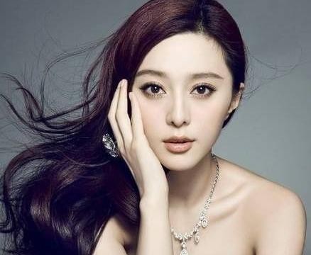 汽车首富魏建军“偷拍”的“当红主爵”，究竟有多魅