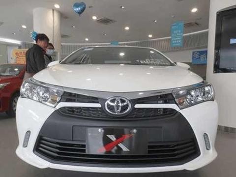 全新卡罗拉X到店实拍，颜值不输凯美瑞，售7.9万堪称平民轿跑