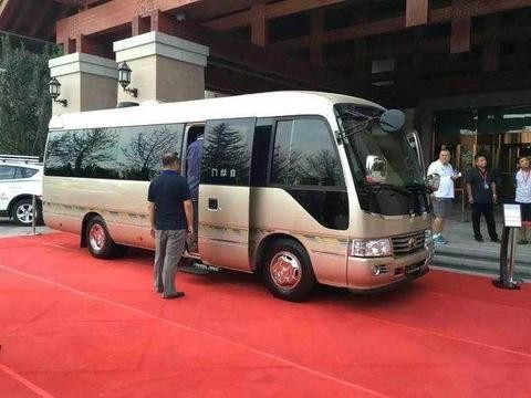 高级领导出行首选10座丰田柯斯达，配商务航空座椅！