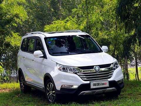 火花塞为什么一换就是4个？只换一个不行吗?