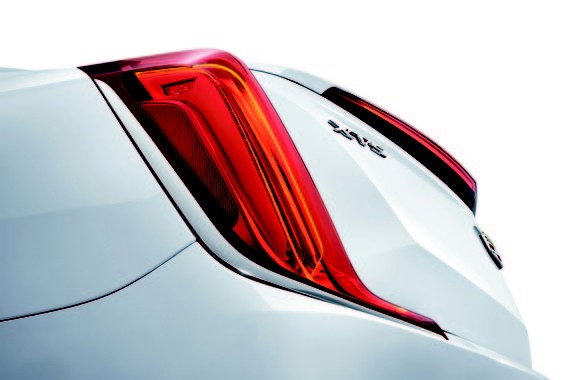 凯迪拉克新XTS换装泪眼式大灯 11月5日上市