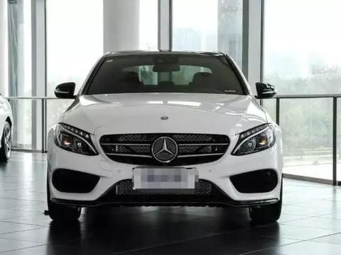 最近想要买车吗？听说奔驰C200和女神更配哦！