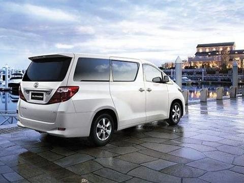 明星们最爱的丰田埃尔法 音响系统不行就得改