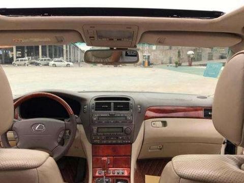 花95万买辆雷克萨斯430，10万二手价让车主纳闷当年咋不买多套房